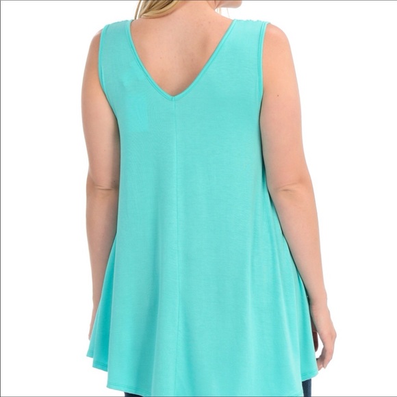 🌷Plus size V-neck tunic🌷 - Picture 2 of 8